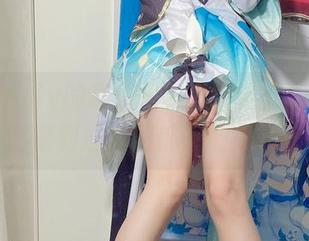 白栎Shirly的高清图包：尤诺潮流指南，时髦到连海浪都想撞上去！