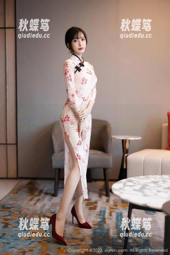 秀人网 - 厨房小神仙？不不不，下载Sissi诗诗的“厨娘”全集，想见她被调料喷到的样子！