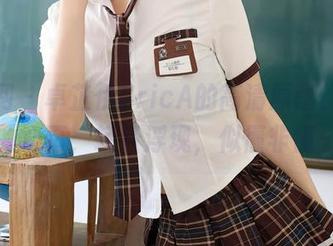 秀人网 - 卓芷伊EricA的高清原图，少女的心事，轻轻浮现，似懂非懂…