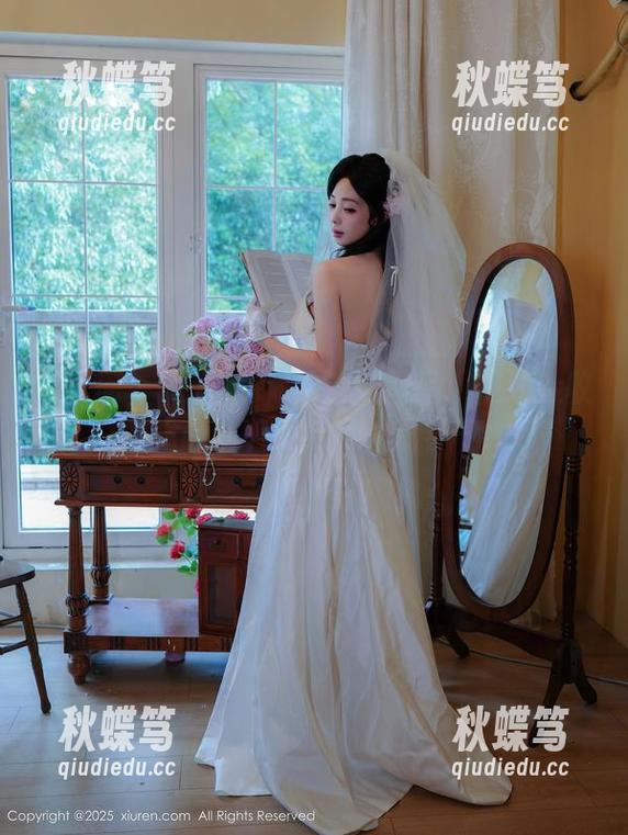 秀人网 - 软软roro的清纯作品：在线接收小心心，随便给点，别客气！