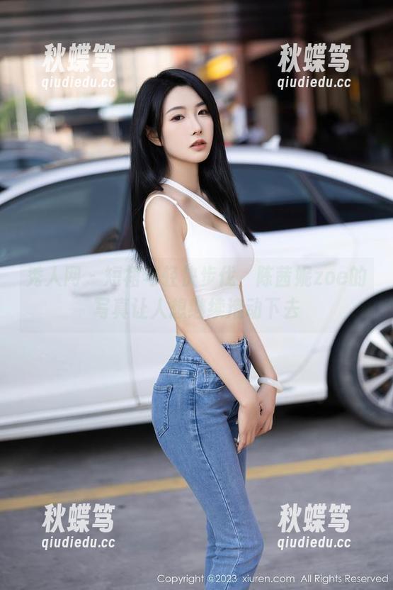 秀人网 - 短裙与轻快步伐，陈茜妮zoe的写真让人想继续滚动下去