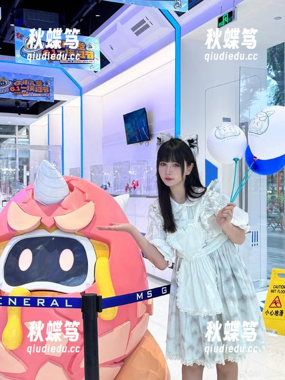 一双袜子不仅仅是一双袜子，秋山AkI的作品集中，下载它，把趣味带回家！