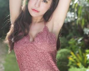 美媛馆 - 原图不藏私！许诺的最新礼服，咋一看还以为是一场时尚杂耍！
