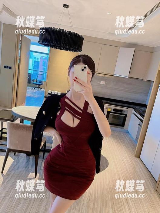 微密圈 - 教室里的私房：脸红Dearie教你如何闭嘴变身
