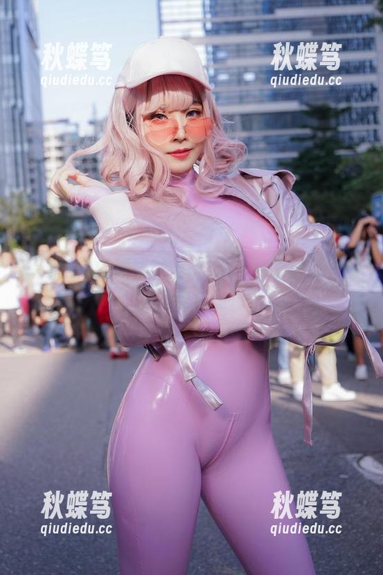精心挑选的原图，菌烨tako与爱宕赛车服的速度与激情