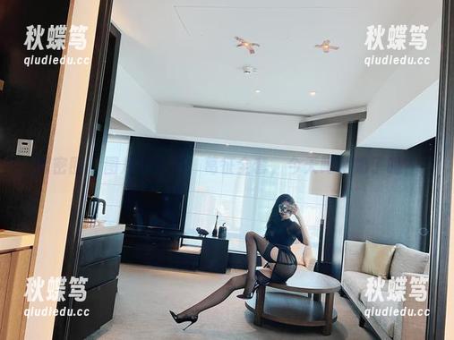 微密圈 - 图片倒计时：葛征全套，今天喝牛奶了吗？