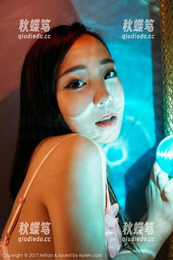 蜜桃社 - 妹子穿的私房牛仔裤，萌美Moemi做的真不错，多少人会一眼入坑？