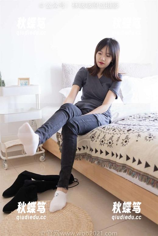 袜啵啵 - 甜甜圈在线：蓝莓剧情花絮中的意外“蓝莓汁”时刻