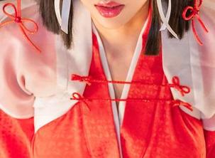 雨波_HaneAme操刀的绿韵旗袍，cos的精髓藏得真深，期待时刻在哪儿？