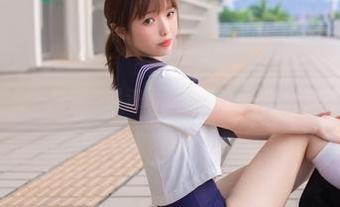 纯白写真中，雯妹不讲道理打破颜色界限—这是梦吗？！