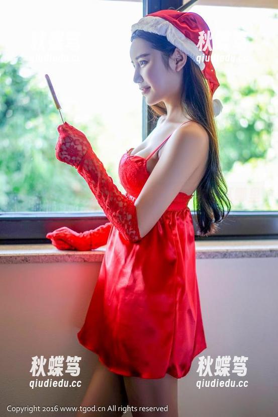青豆客 - 好想问：张美荧的睡衣是从哪里买的，写真好养眼！