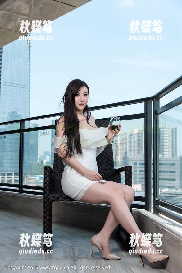 青豆客 - 找不到短裙的灵感？谢忱倬的下载美图来解救！