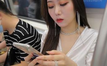魔镜街拍 - 雨季不再来也要模特风范，凯恩的定制图集不简单