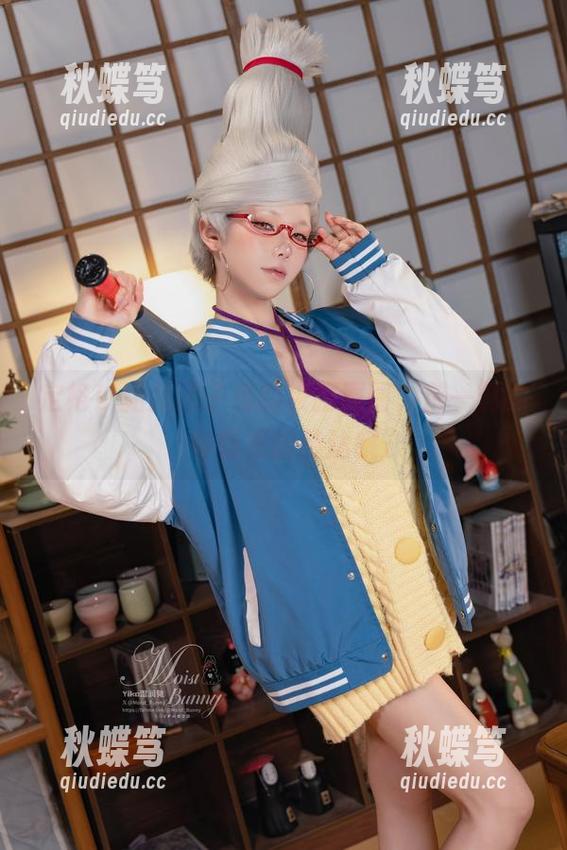 定格！黏黏团子兔的校服原图，那一刻的神情很能传达哦
